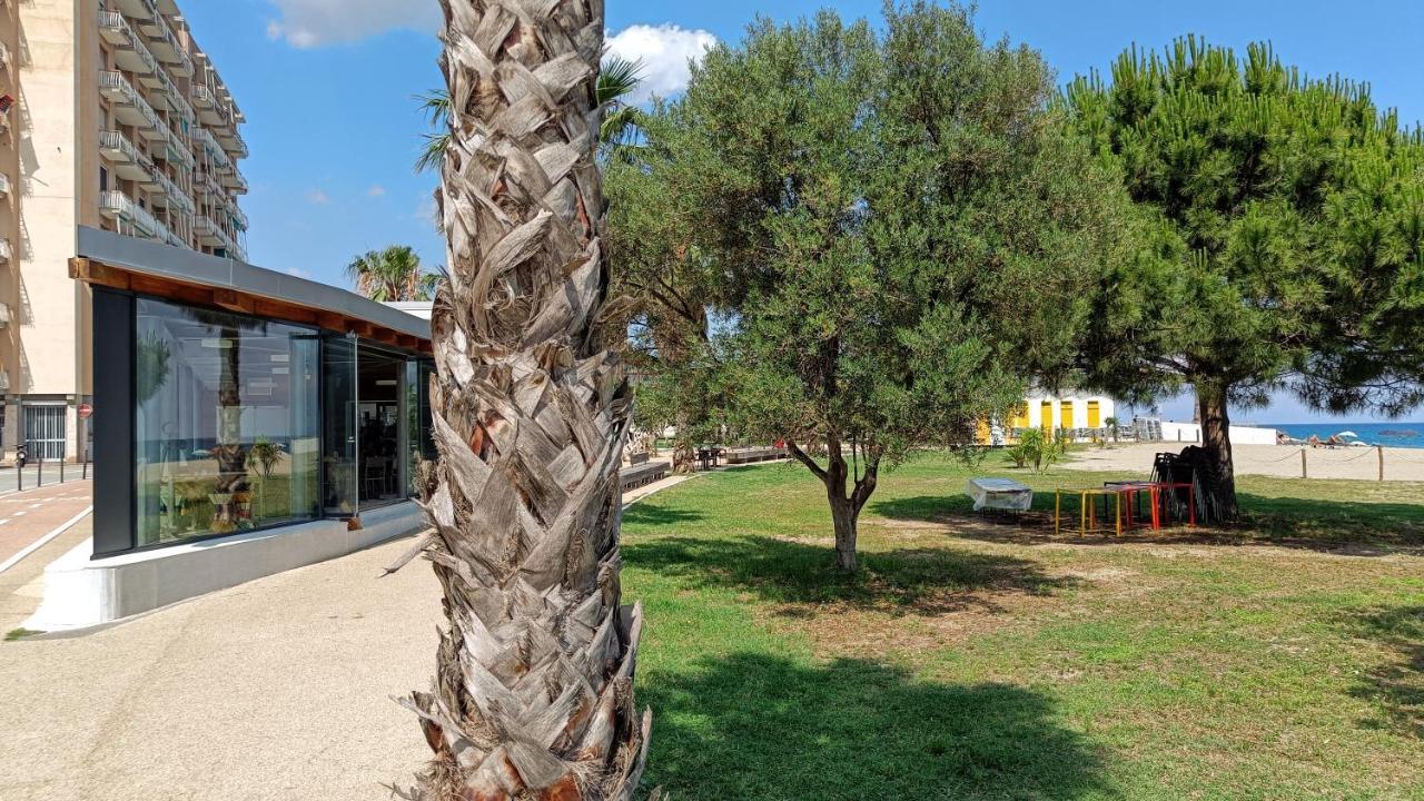 Maremare, Really On The Beach, With Private Parking Savona Zewnętrze zdjęcie