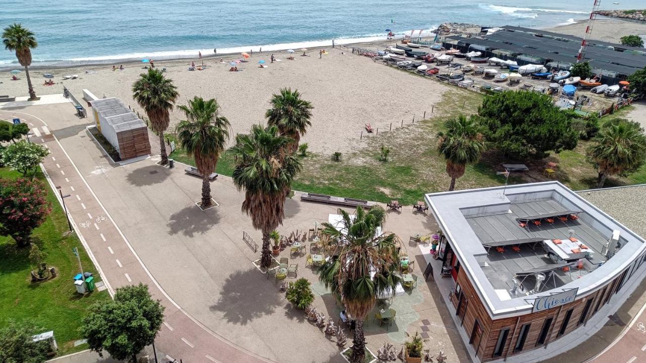 Maremare, Really On The Beach, With Private Parking Savona Zewnętrze zdjęcie